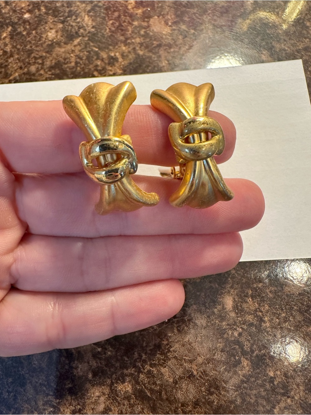 Vintage Gold Tone Bow Clip-On Earrings Elegant Ribbon Knot Statement Earrings